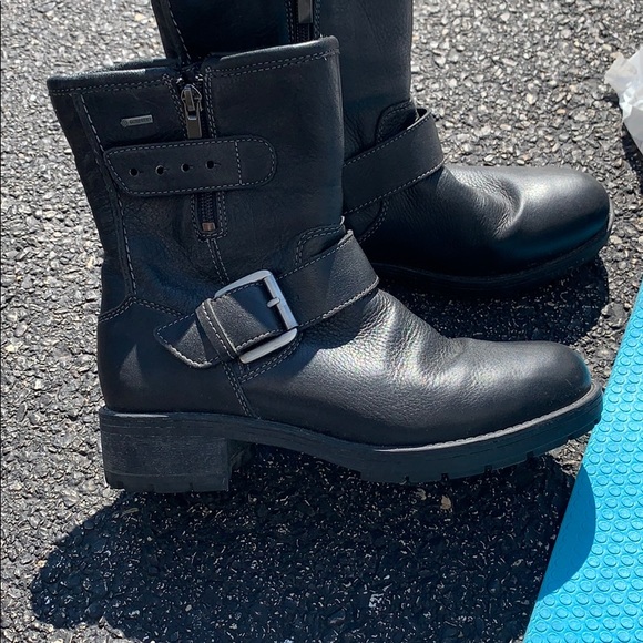 Clark’s All Weather Gortex Boot - Picture 2 of 3